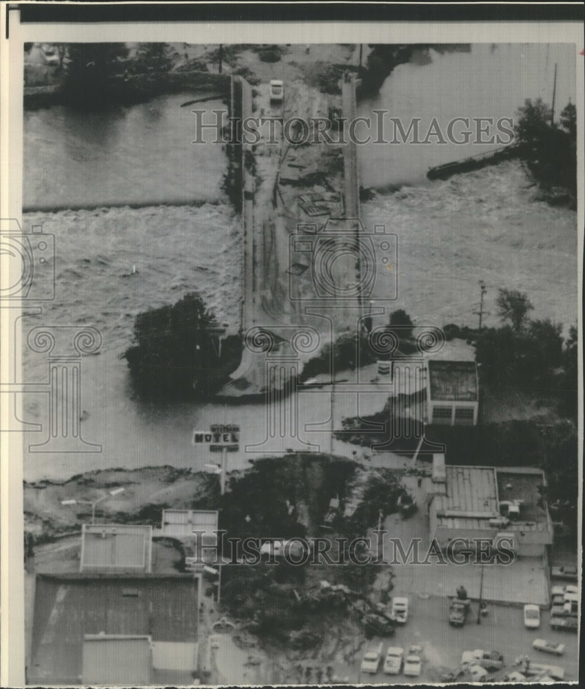 1976 Dam Collapse Flooded Broadway Street Bridge Idaho Falls, Idaho-Historic Images