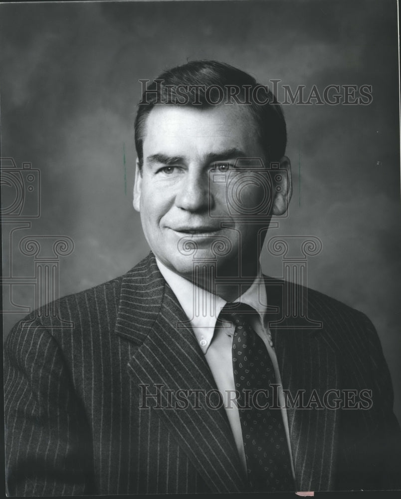 1981 Press Photo James L. Forbes, of Nicolet High School district school board - Historic Images