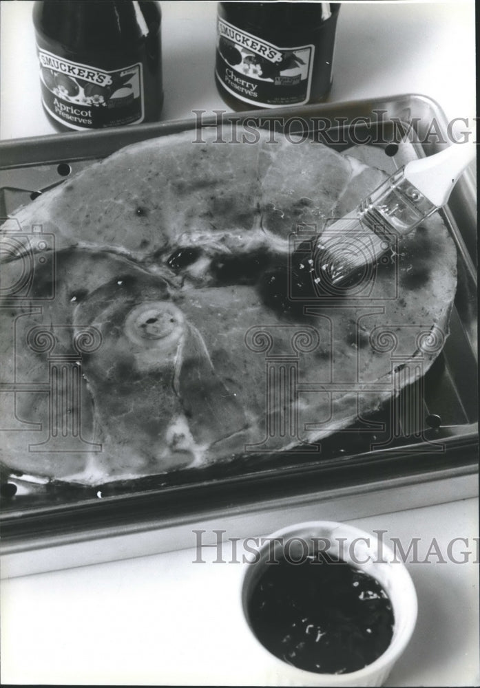 1995 Press Photo Ham Basted with Preserves before grilling - mjb11778 - Historic Images