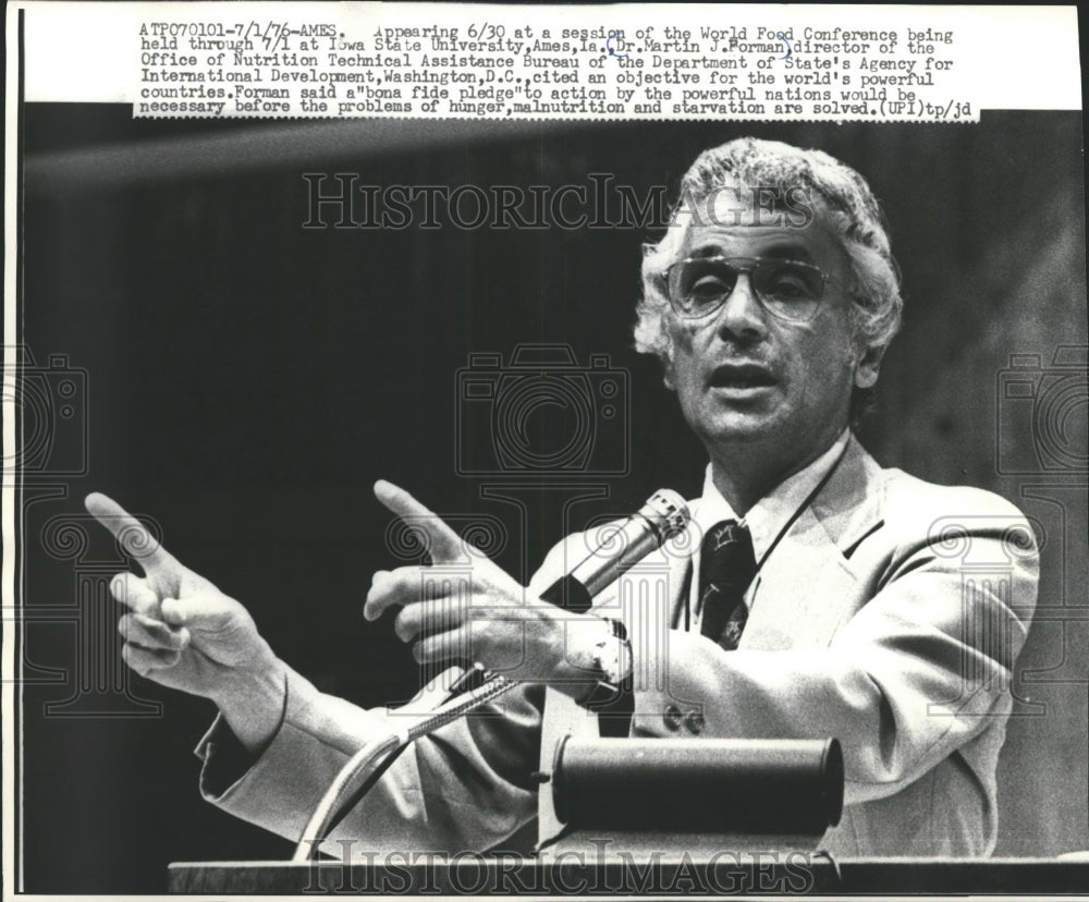 1976 Press Photo Dr. Martin Proman Addresses World Food Conference, Iowa State - Historic Images