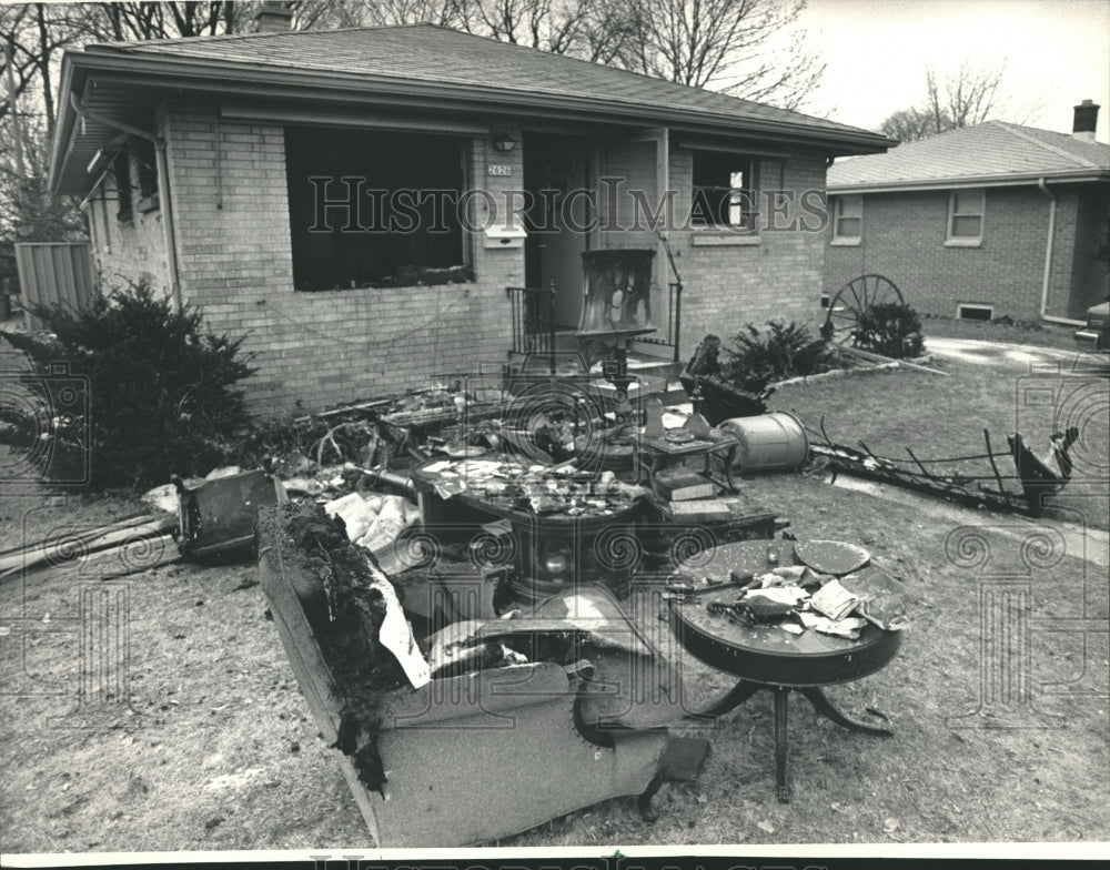 1987 Press Photo a House on 2626 Bottsford Avenue Destroyed by Fire - mjb12862 - Historic Images