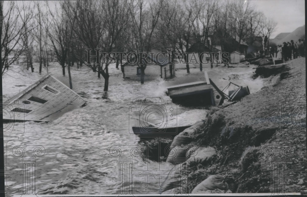 1951 Press Photo Homes destroyed by Mississippi flooding in Crawford County - Historic Images