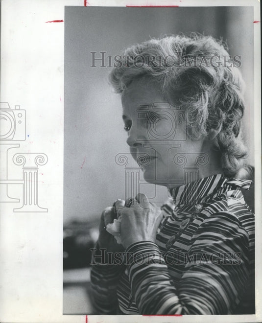1972 Press Photo Eleanor McGovern has written her life story, "Up Hill."-Historic Images