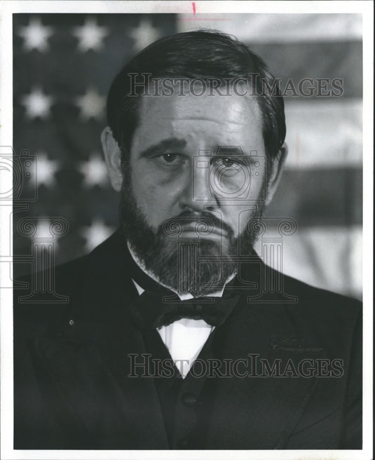 1975 Press Photo Durward McDonald as United States President Grant in Democracy - Historic Images