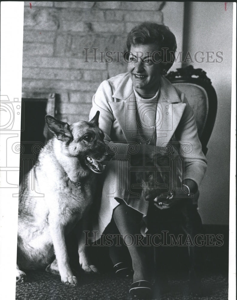 1974 Press Photo Wisconsin Federation of Republican Women, Dorothy MacDonald - Historic Images