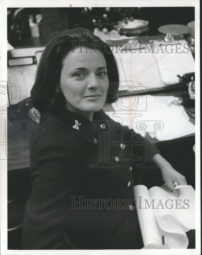 1971 Press Photo Marya McLaughlin, CBS-TV woman reporter - mjb13547 - Historic Images