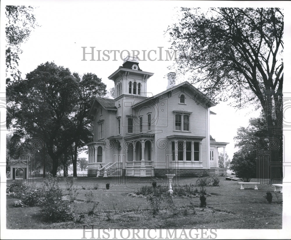 1964 Press Photo Victorian Home gifted to Fond du Lac County Historical Society - Historic Images