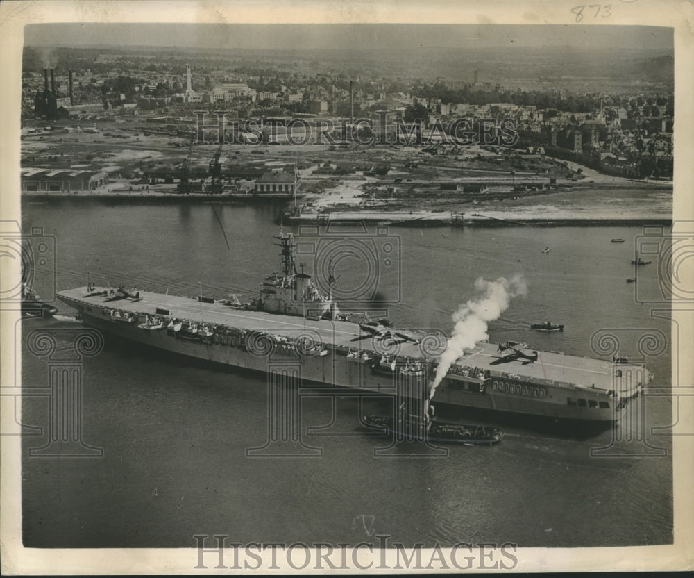 Press Photo British light aircraft carrier Triumph visits Southampton, England - Historic Images