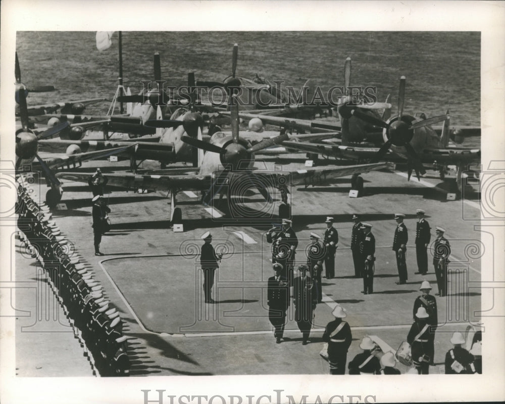 1952 Press Photo Honor guard on top of HMS Theseus was saluted by King Paul - Historic Images