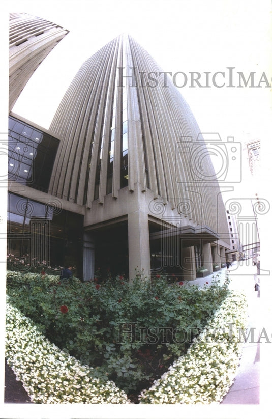 1993 Press Photo M&I Bank in downtown Milwaukee, Wisconsin - Historic Images