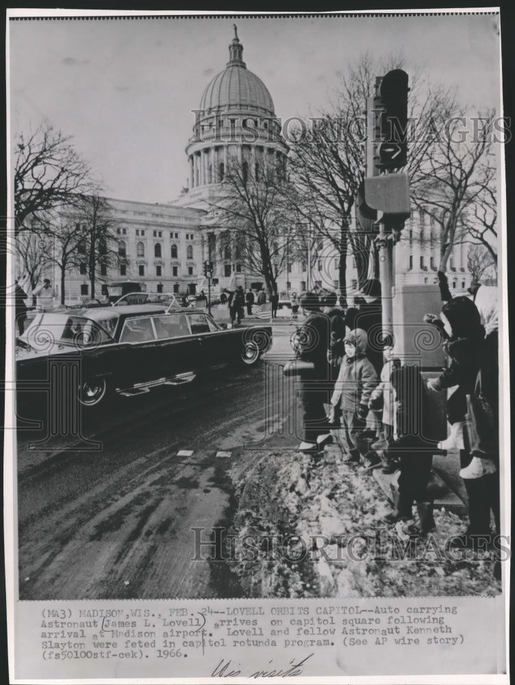 1966 Press Photo Gemini 7 astronaut James Lowell visits the Wisconsin statehouse- Historic Images