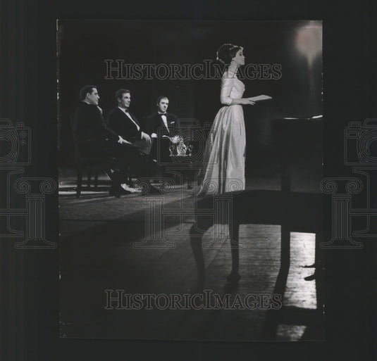 1964 Press Photo "The Hollow Crown" presented at the Pabst Theater - mjb14583 - Historic Images