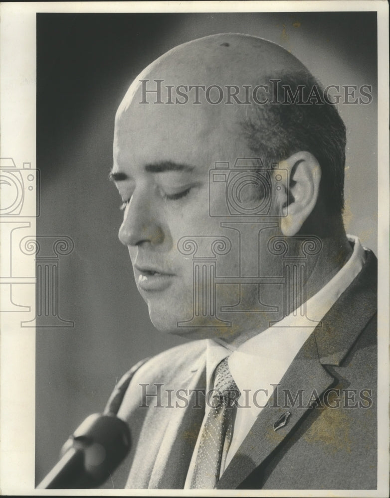 1969 Press Photo Ody Fish Republican Chairman Speaking into Microphone - Historic Images