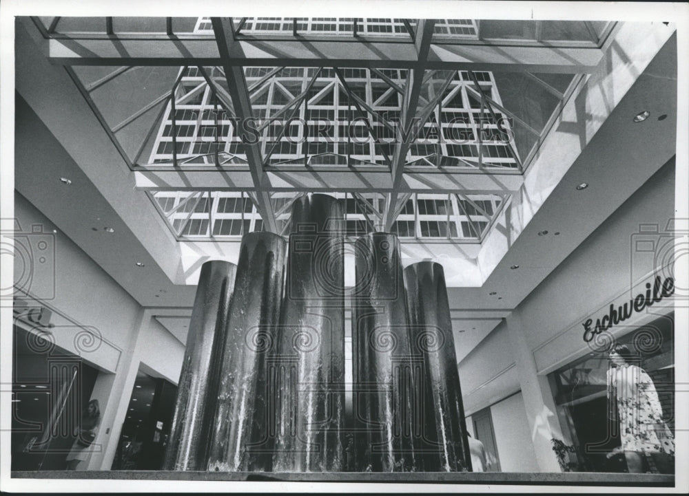 1975 Press Photo View of First Wisconsin Center from Skylight above Fountain-Historic Images