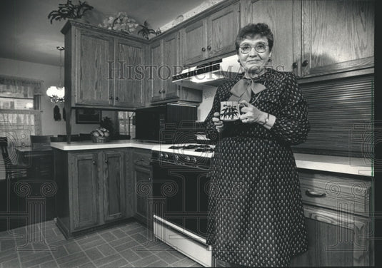 1987 Press Photo Rosemary Fischer teaches cooking at MATC - Historic Images