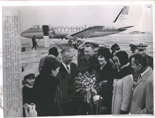 1966 Press Photo Astronauts James Lovell and Donald Slayton Greeted In Madison-Historic Images