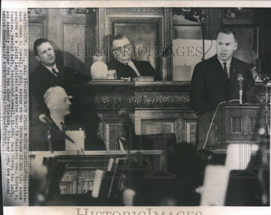 1967 Press Photo Astronaut James Lovell Speaks At Joint Legislative Session - Historic Images