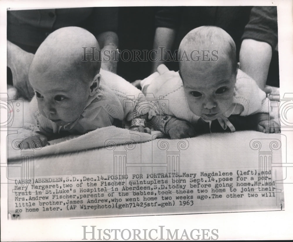 1963 Press Photo Two of Fischer quintuplets, Mary Magdalene and Mary Margaret - Historic Images