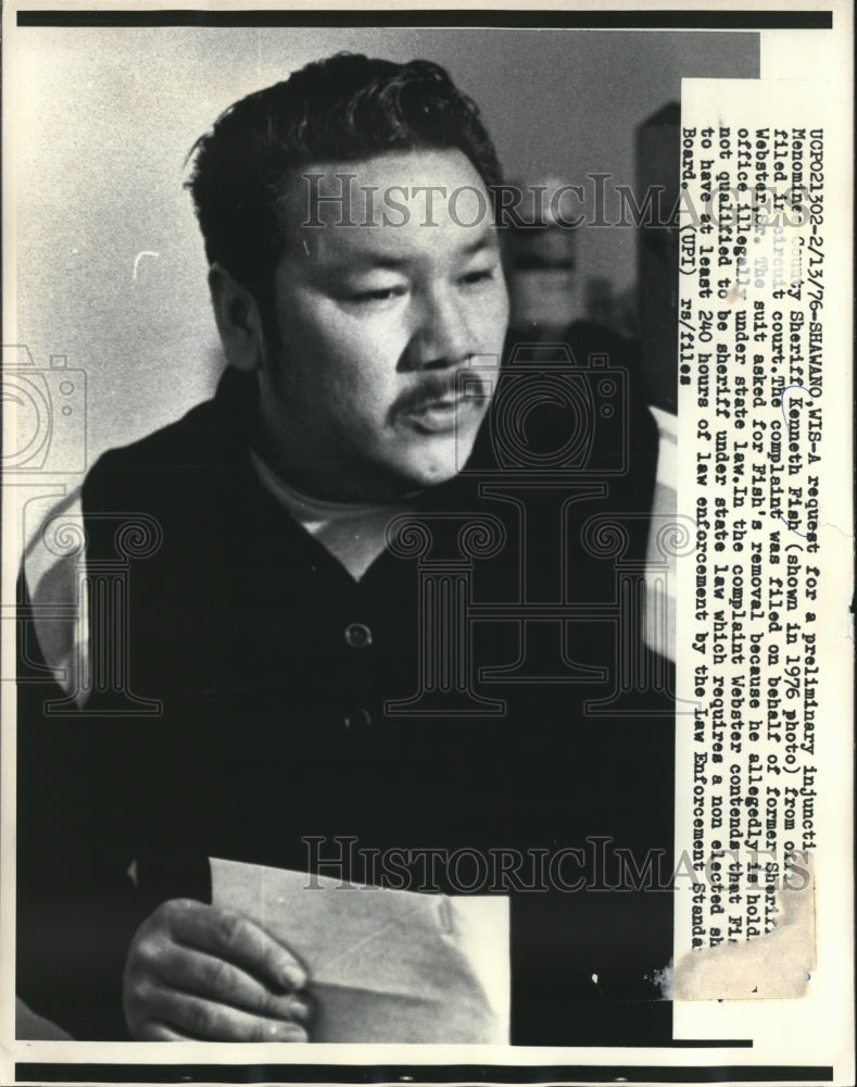 1976 Press Photo Monominee County Sheriff Kenneth Fish in Circuit Court - Historic Images