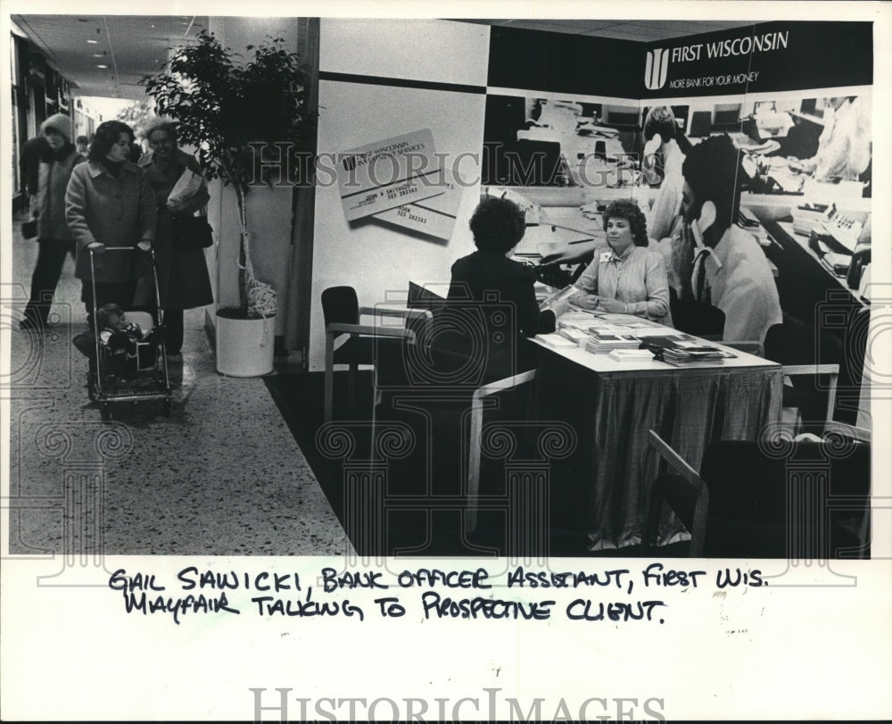 1983 Press Photo Gail Sawicki First Wisconsin Bank exhibit, Mayfair Mall - Historic Images