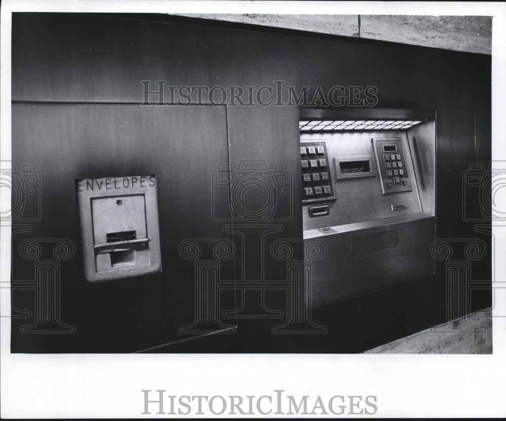1976 First Wisconsin Bank Automatic Teller Machine outside Bank-Historic Images