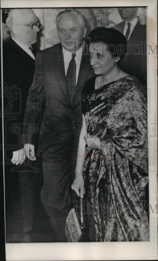 1966 Press Photo India&#39;s Prime Minister Gandhi with Prime Minister Wilson,London - Historic Images