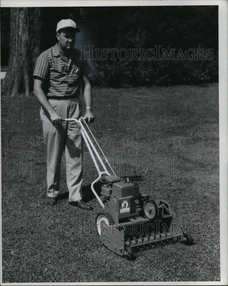 1961 Press Photo Turf slicer being introduced to cut thatch and weeds, Wisconsin-Historic Images
