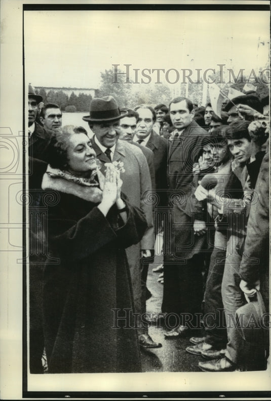 1971 Press Photo India's Prime Minister Indira Gandhi Arrives at Moscow Airport - Historic Images