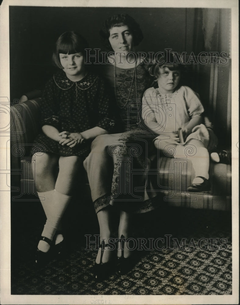 1924 Press Photo Mrs. William G. McAdoo and daughters Ellen and Mary - mjb18806 - Historic Images