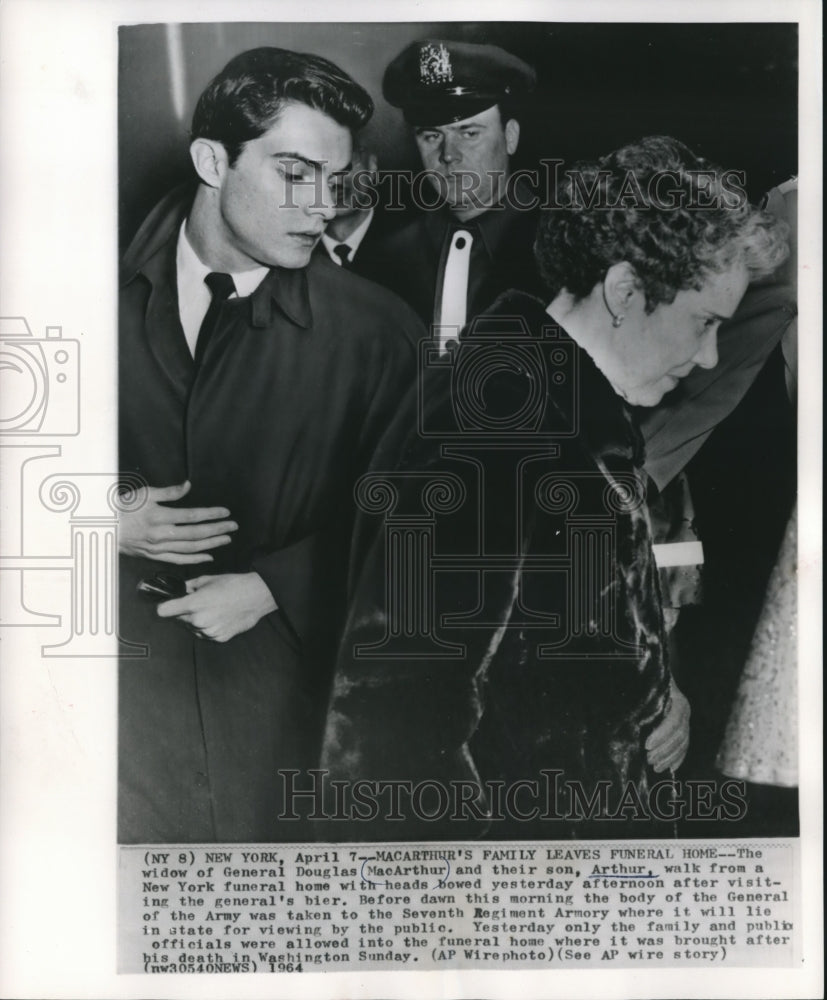 1964 Press Photo General Douglas MacArthur's Widow and Son Arthur Walk Together-Historic Images