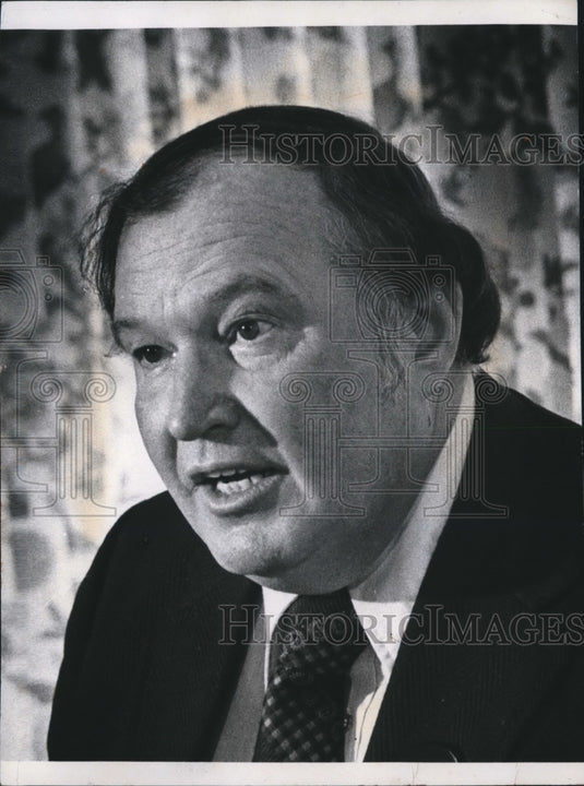 2001 Press Photo Gerald D. Lorge Chairman of the Senate Committee - mjb19111 - Historic Images