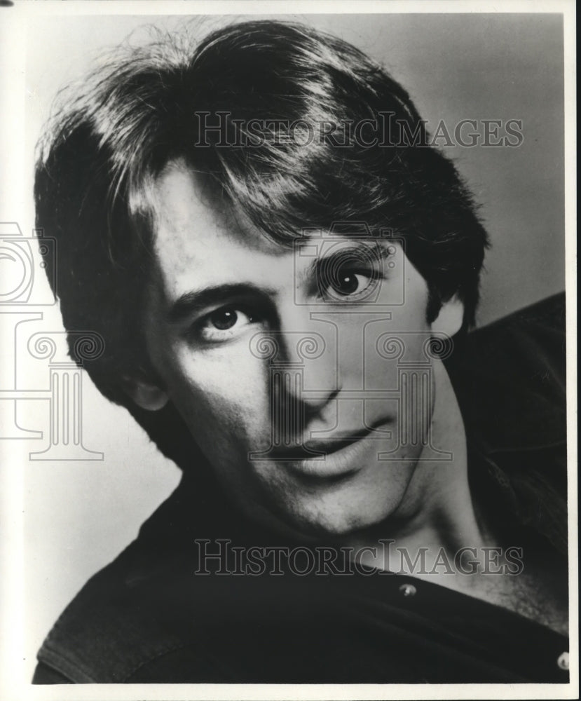 1985 Press Photo Franc Luz, actor, stars in CBS new series called &quot;Hometown&quot; - Historic Images