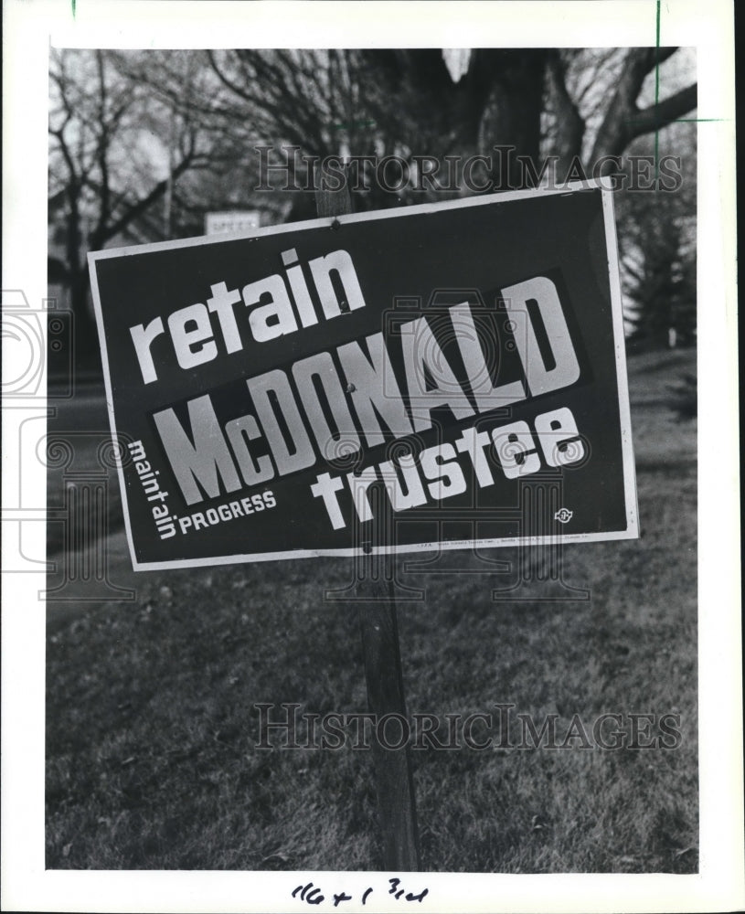 1982 Press Photo William McDonald, Menomonee falls village trustee - mjb19309 - Historic Images