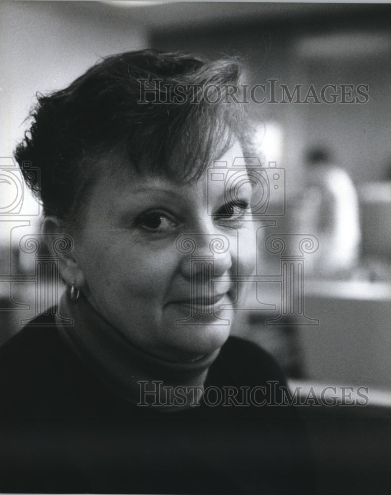 1994 Press Photo Diane Lutz, widow of Waukesha Police Captain James Lutz - Historic Images