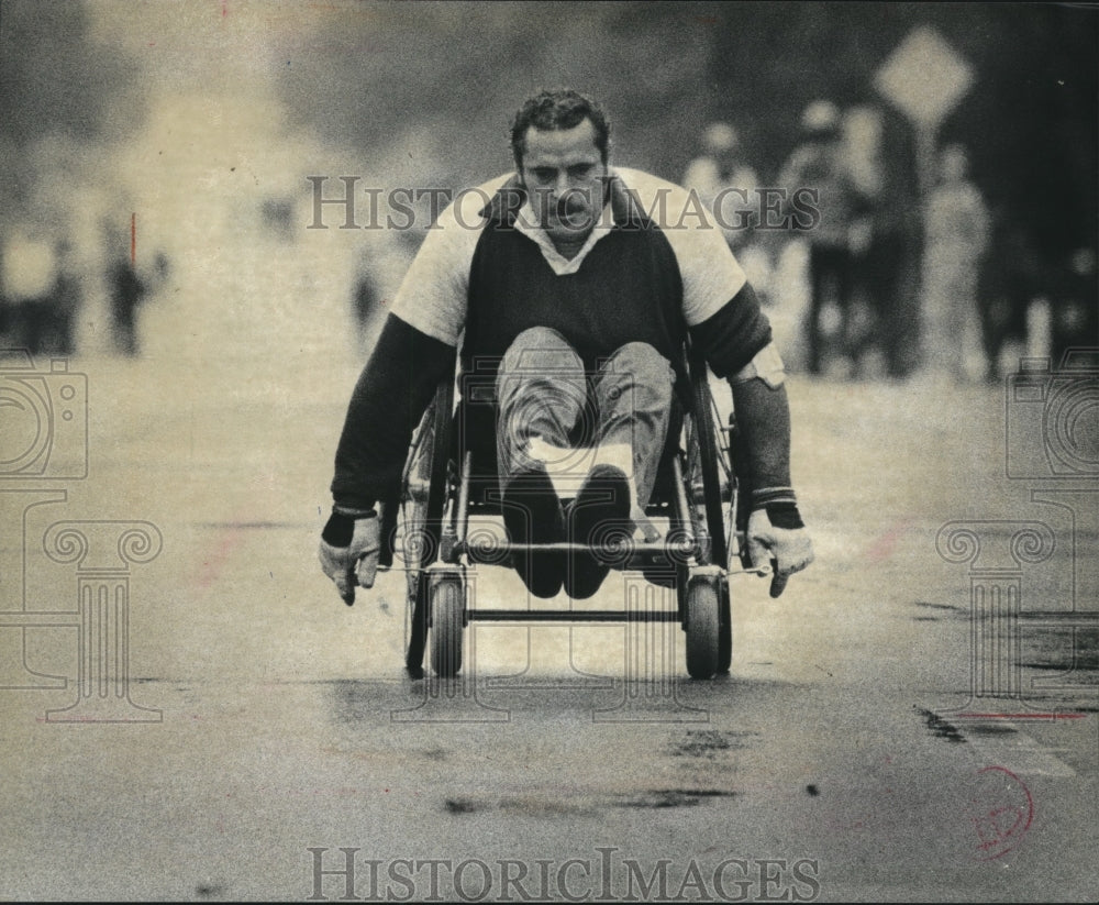 1982 Press Photo Wheelchair Competitor in Al Mcguire Race, Milwaukee - mjb19541- Historic Images