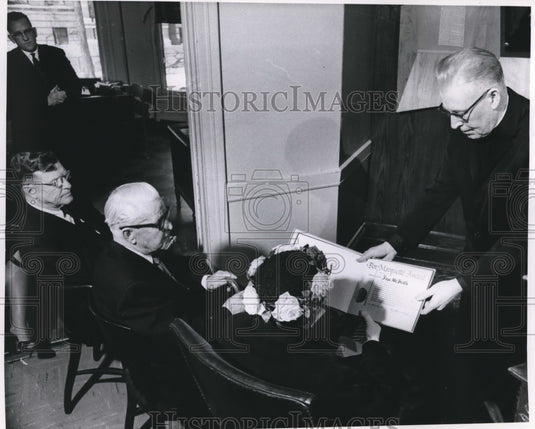 1961 Press Photo Faye McBath, Milwaukee Journal, receives Pere Marquette award-Historic Images