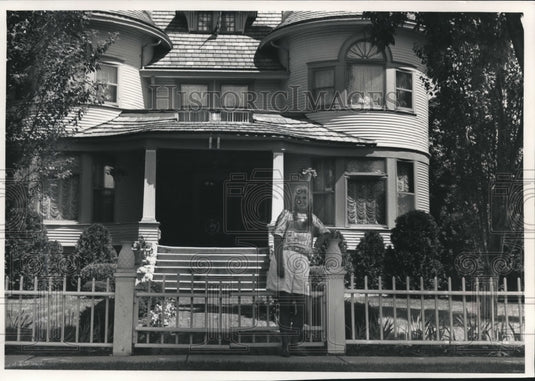 1991 Press Photo Debbie Dorn's Queen Anne style home part of a tour, Wisconsin. - Historic Images