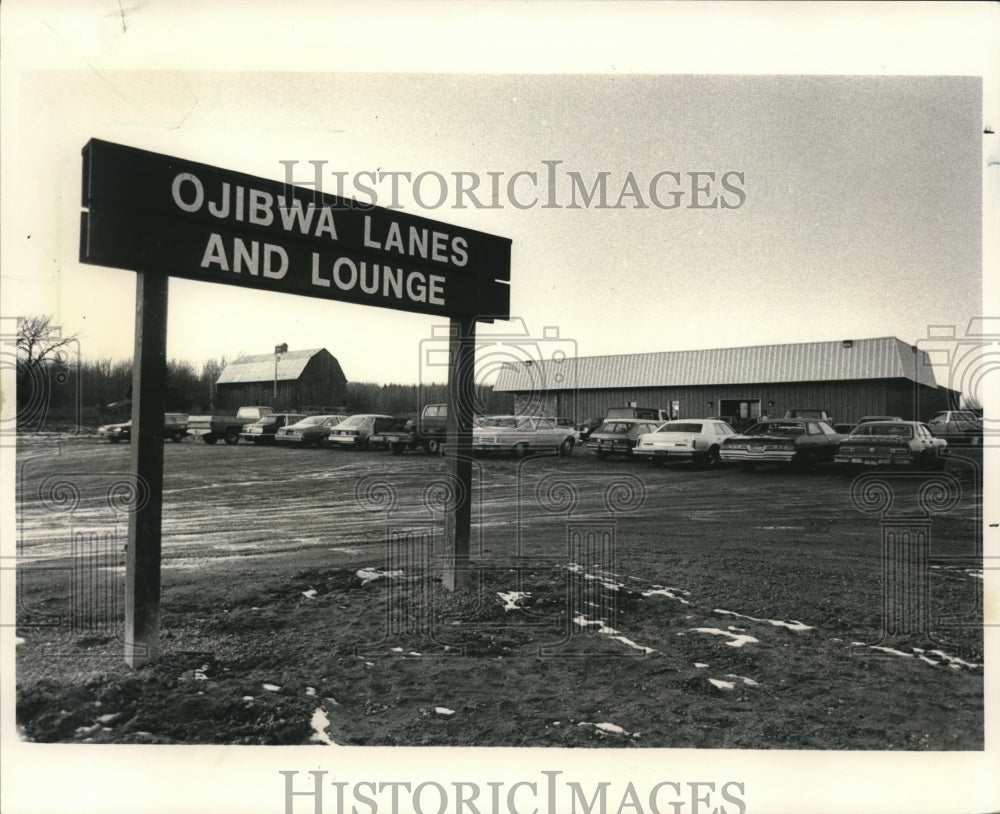 1986 Ojibwa Lanes and Lounge, gambling spot, Baraga, United States.-Historic Images