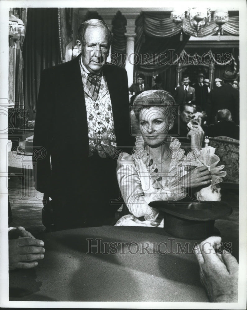 1966 Press Photo Paul Ford and Joanne Woodward pictured in Warner Bros. - Historic Images