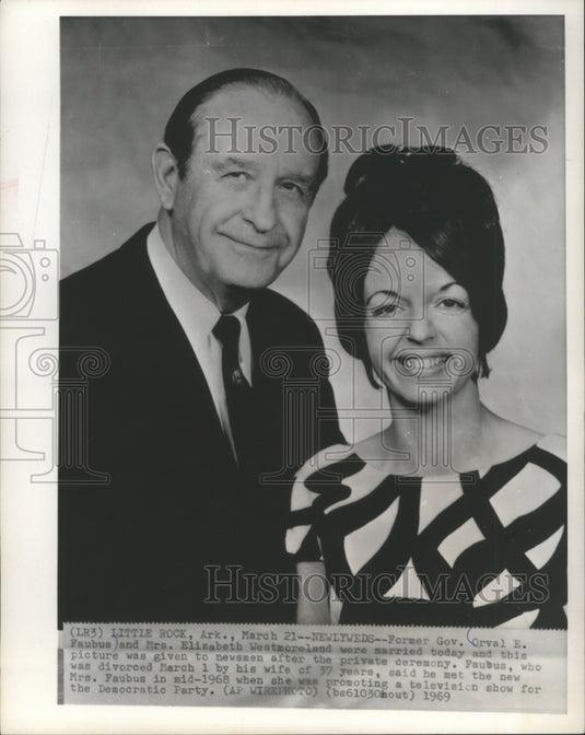 1969 Orval E. Faubus & Elizabeth Westmoreland after wedding ceremony - Historic Images