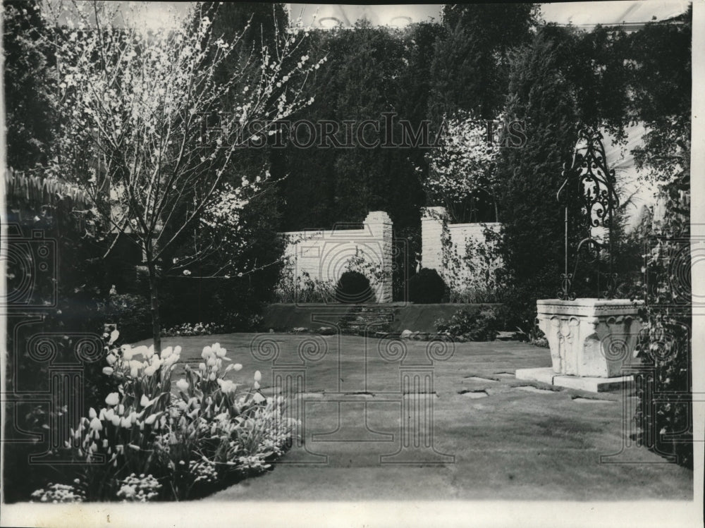 1932 Press Photo Informal Garden at International Flower Show in New York - Historic Images