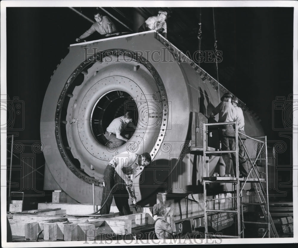 1955 Press Photo G.E.&#39;s Huge Generator Stator Loaded in New York for Relocation-Historic Images
