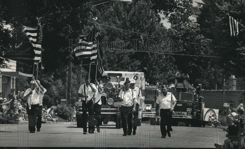 1986 Press Photo Germantown, Wisconsin, Fourth of July Parade on Main Street - Historic Images