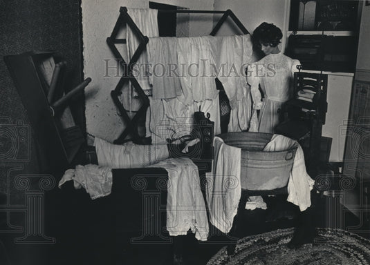 1986 Press Photo Manual Washing Machines at Germantown, Wis. Historical Society - Historic Images