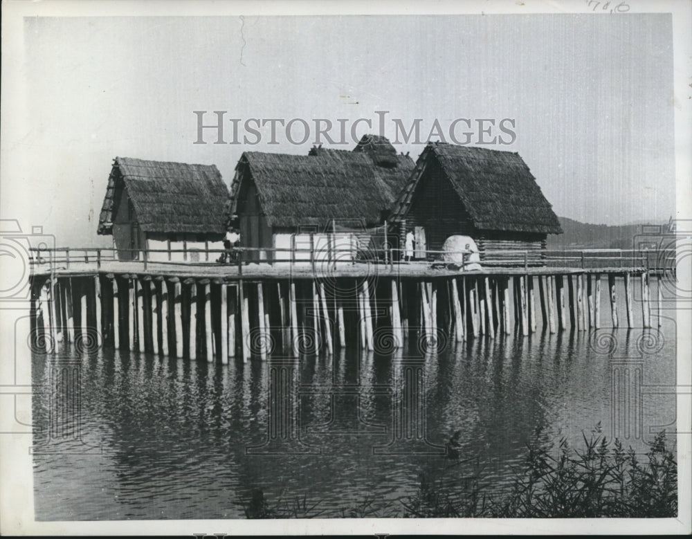 1949 Press Photo Hut Dwellings on Lake Constance, Unteruhldingen, Germany - Historic Images