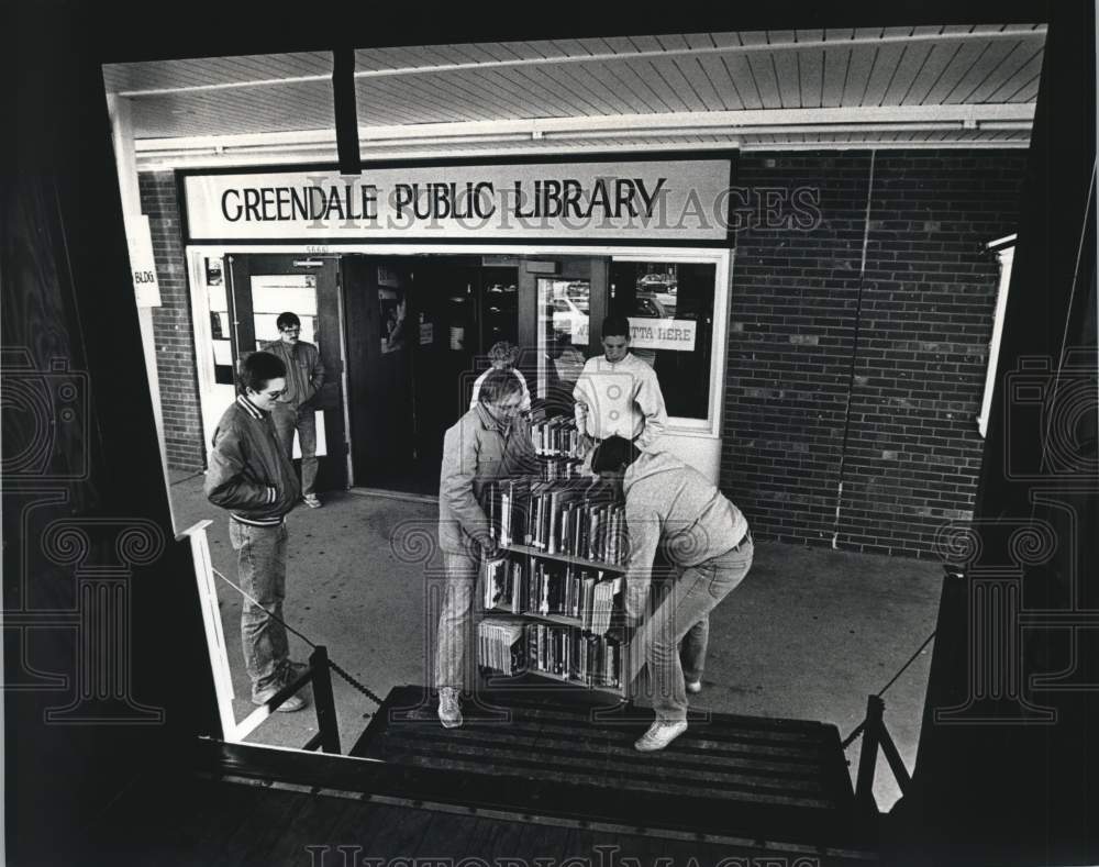 1990 Press Photo Books from Greendale Public Library are sent to new library- Historic Images