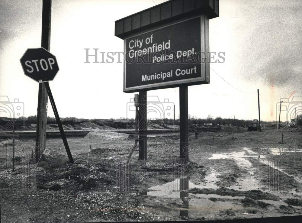 1992 Press Photo Entrance to Greenfield Police Department, Wisconsin - mjb23147 - Historic Images