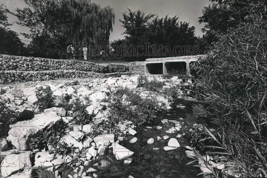 1988 Press Photo Erosion Control on Wildcat Creek, Greenfield, Wisconsin - Historic Images