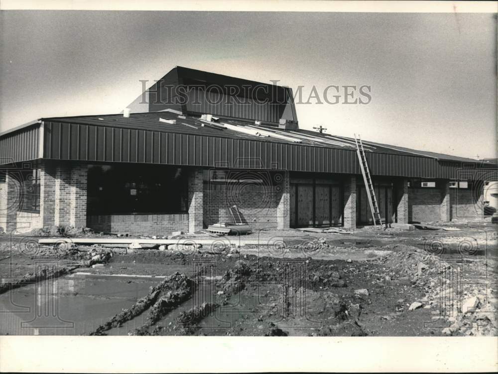 1984 Press Photo Library Under Construction in Greenfield, Wisconsin - mjb23173 - Historic Images