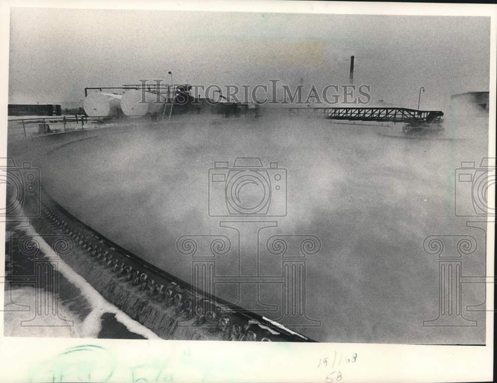 1986 Press Photo Clarifier cleans waste water, Fort Howard Paper Co. Green Bay - Historic Images